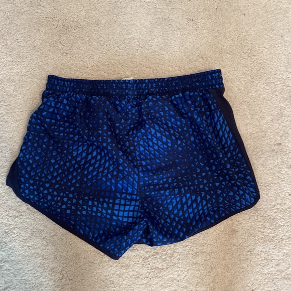 Blue and black patterned UNDER ARMOUR running shorts, size small - Picture 2 of 3